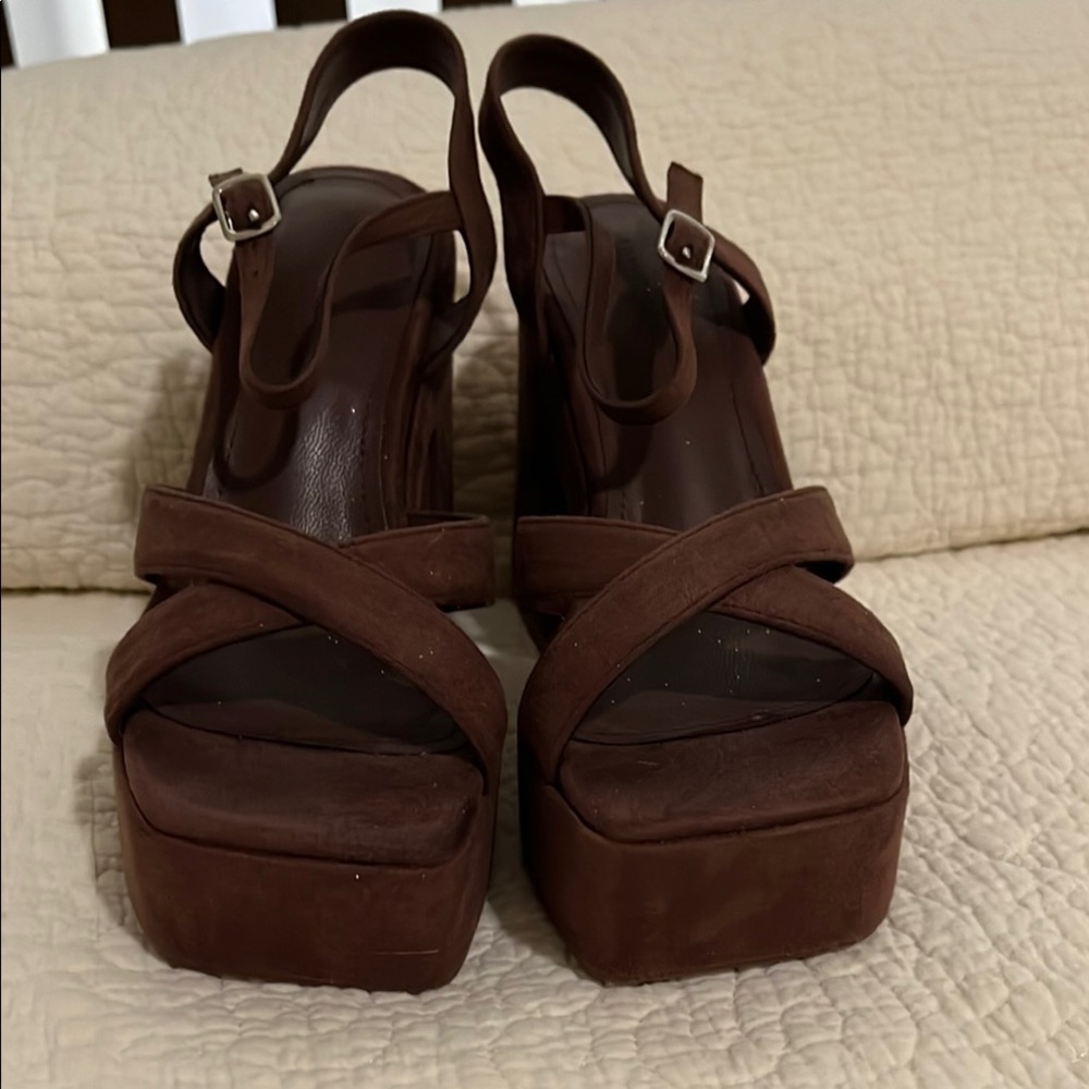 Platform sandals